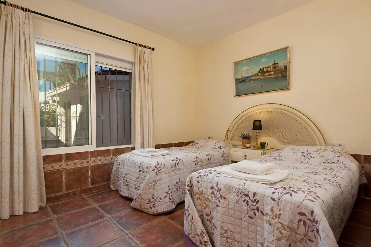 Villa Pedrosol by Villa Plus Marbella España